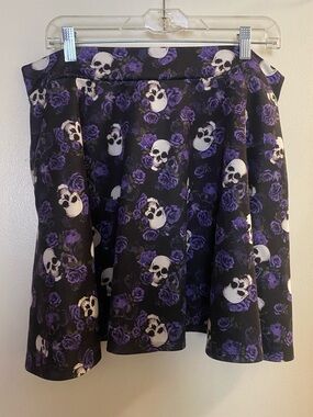 Hot Topic Womens Skater Skirt XL Waist 36 Floral Skull Skulls Goth  Purple Black
